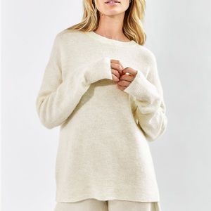 NWOT Aritzia Thurlow Sweater
